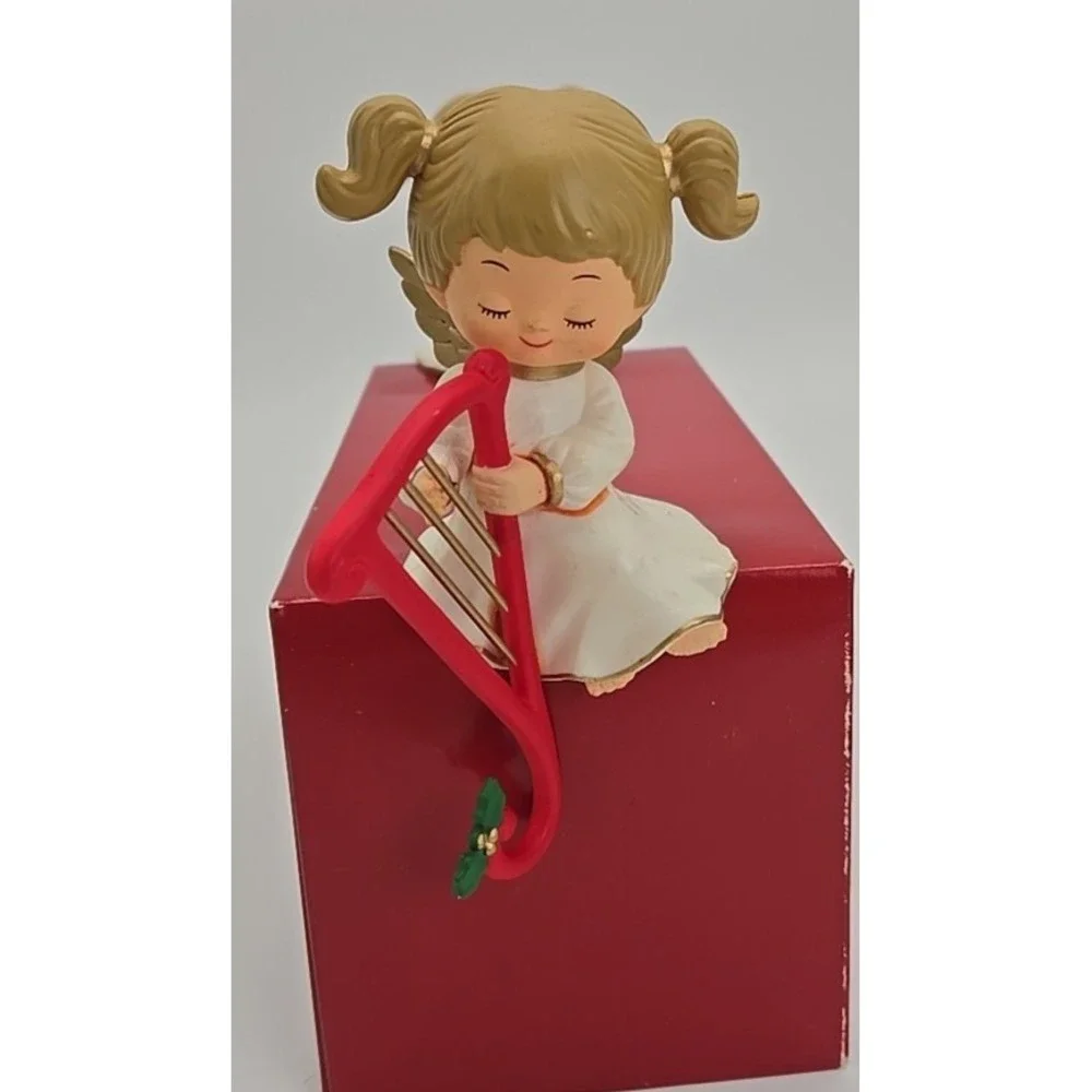 2 Russ Vtg Christmas Shelf Sitting‎ Stocking Hangers Angel Angels W/ Boxes